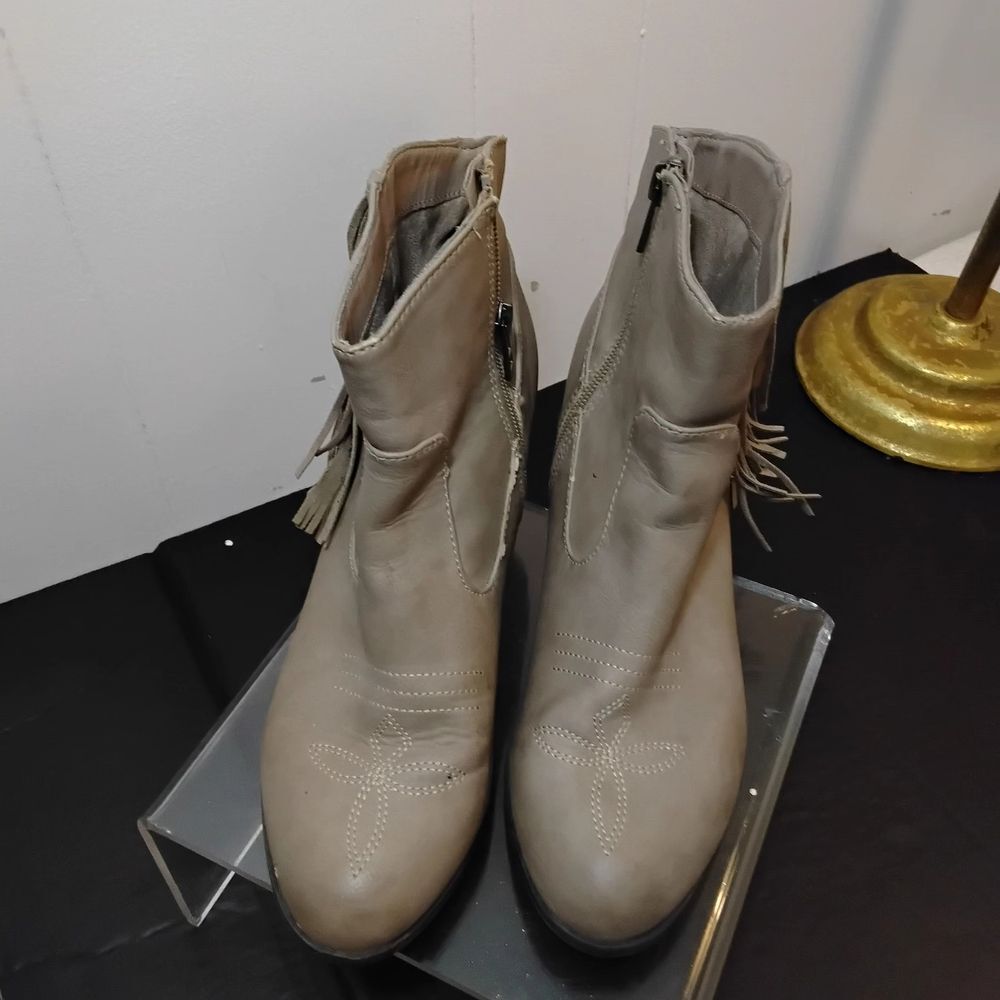 Sam & Libby Cream Ankle Booties